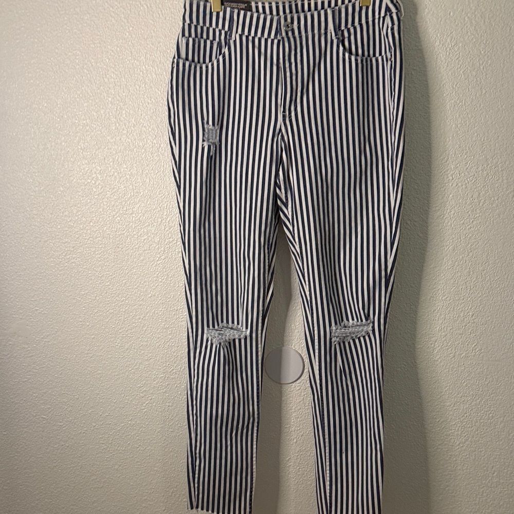 NWT- DIVIDED- Blue and White Striped distressed Skinny Jeans- Size 12